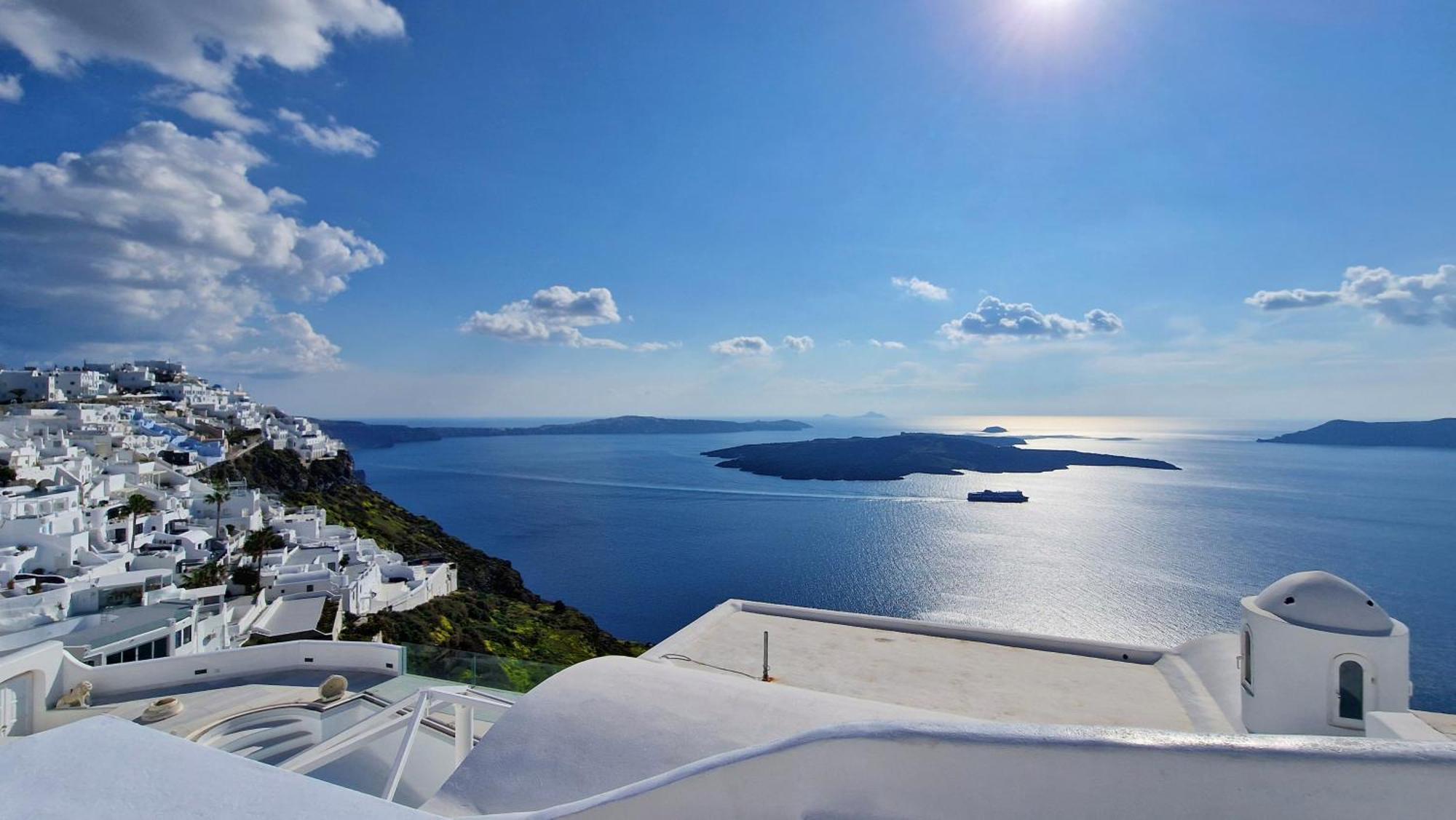 Villa Karpimo Horizon - Caldera View With Private Hot Tub Firostefani Exterior foto